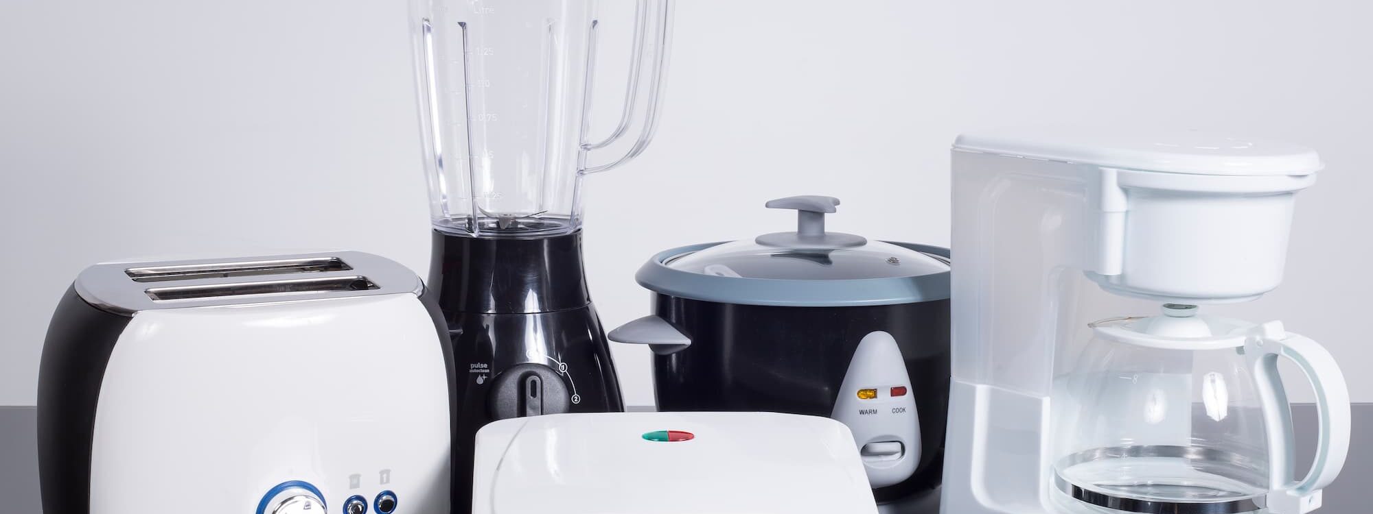 PETIT ELECTROMENAGER3 2000X750 | Clinique du robot ménager Quel entretien régulier pour une cafetière classique sans risque de panne ? Cernay