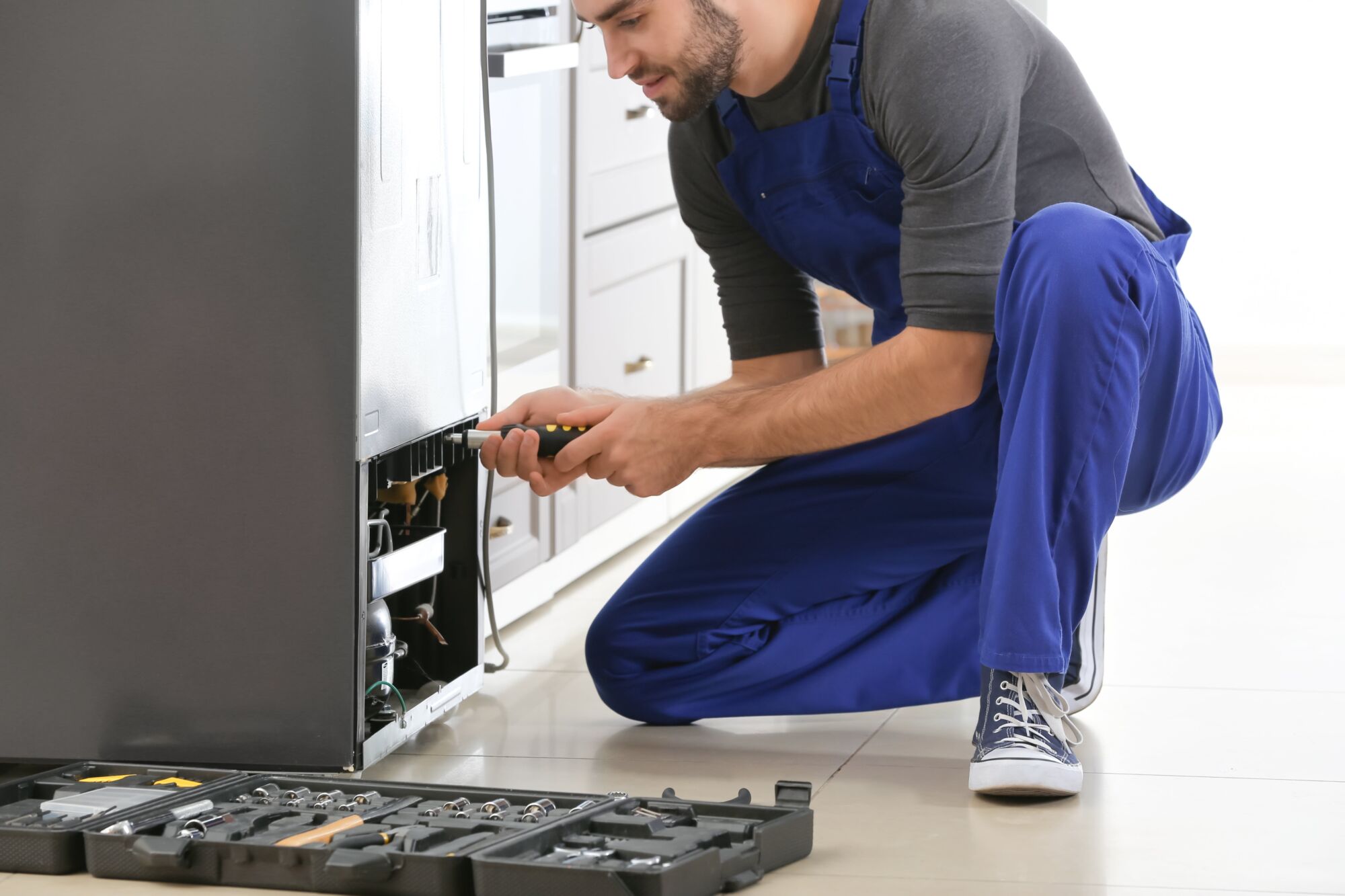 Pourquoi votre frigo refroidit mal ? Cernay
